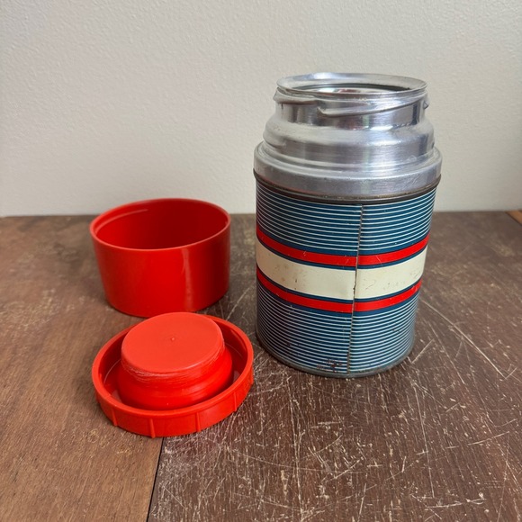 JC Higgins Sears Vacuum Bottle Thermos Vintage Hot Cold Container‎ 1 Pint - Picture 2 of 9